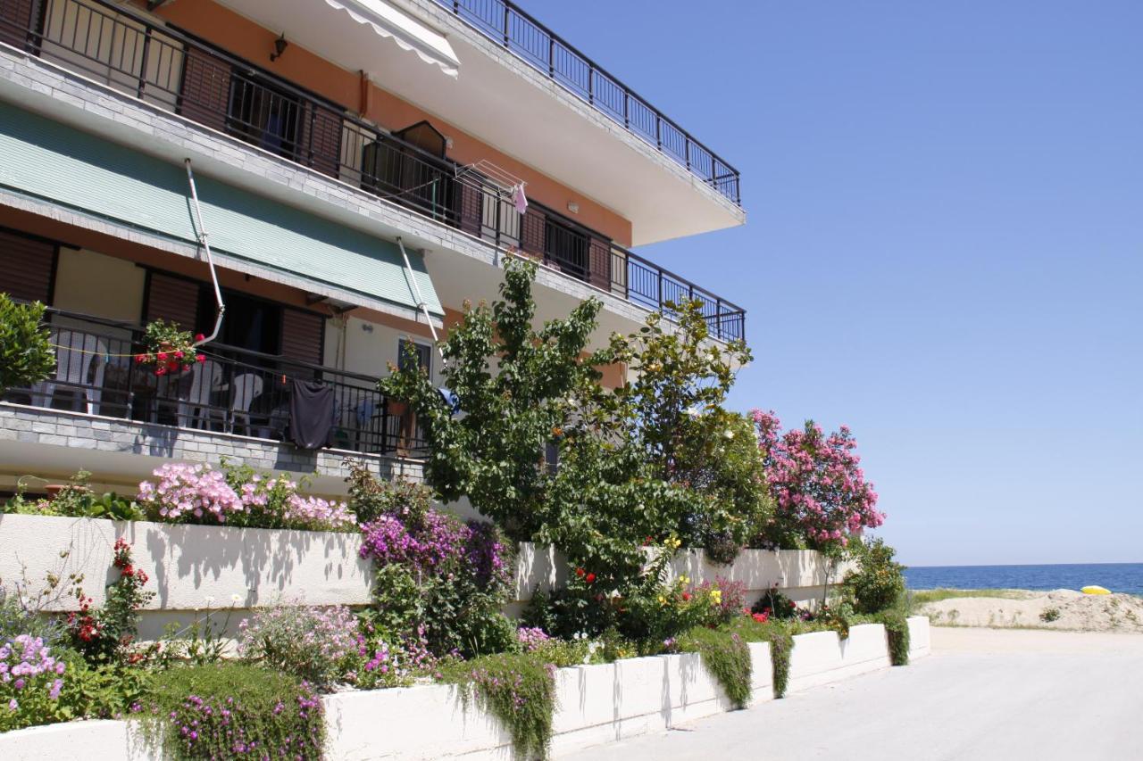 5 Steps 2 Beach Apartment No 06 Nea Vrasna Exterior foto